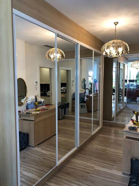 Aménagement d’une façade de placard – 4 vantaux en miroir